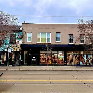 Dragon Gate Inn Toronto